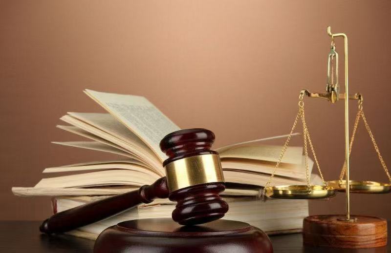 A contract dispute over business practices was resolved, and the law firm of Ru De helped the parties recover 800,000 yuan in refunds.